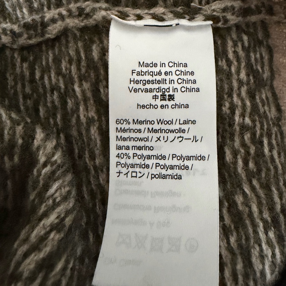 Rugged Merino Wool Donegal
Herringbone Medium Sweater For Men - Picture 7 of 11